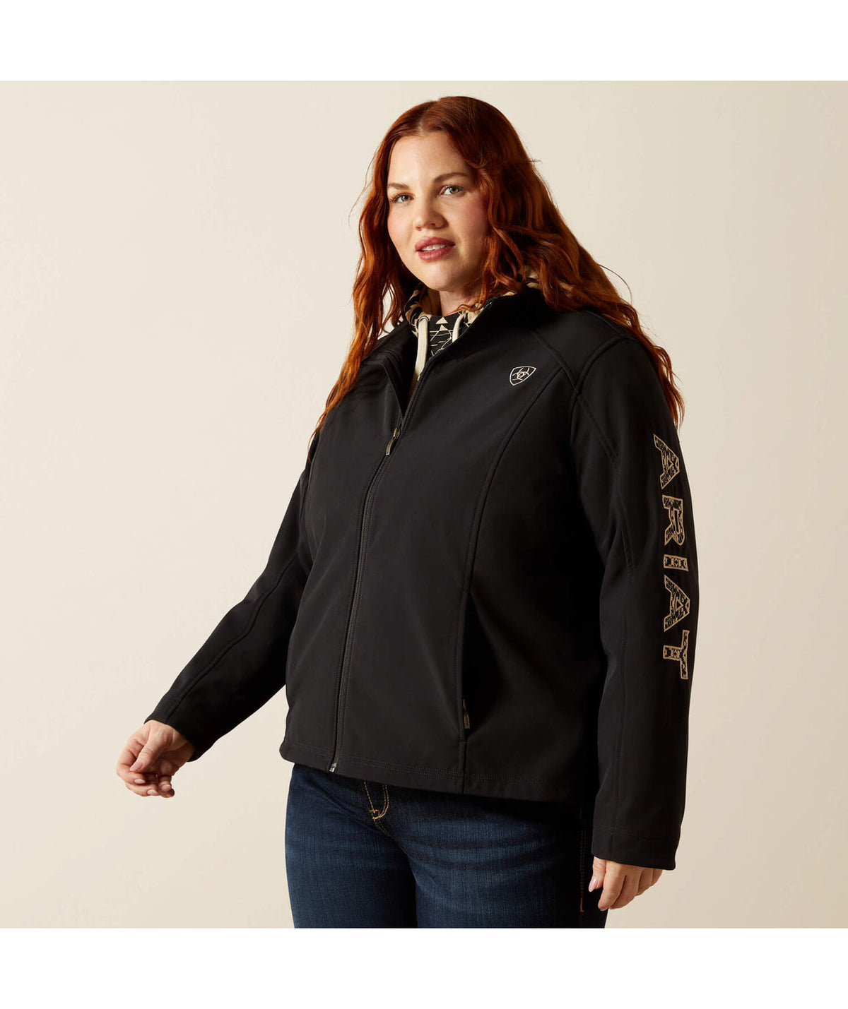 Preto estampa Southwest minimalista - modelo plus frente