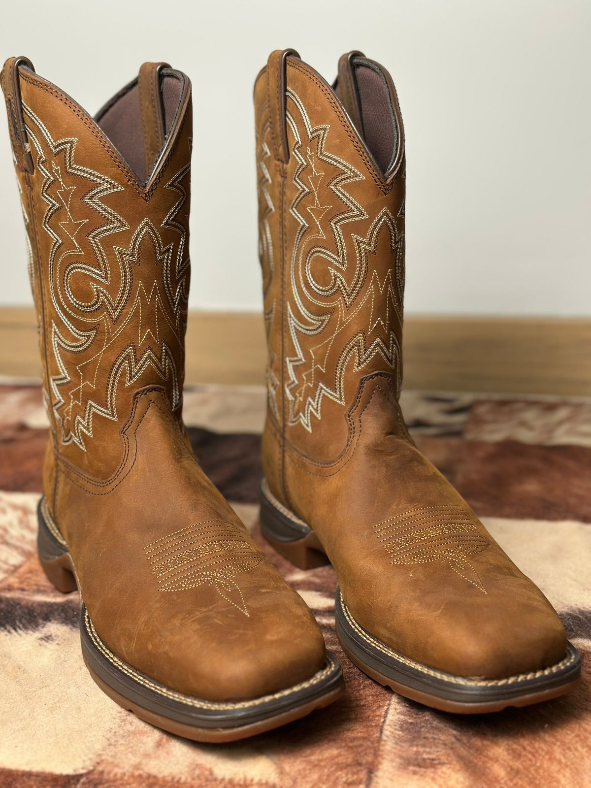 BOTA IMPORTADA DURANGO REBEL, MARROM CAMURÇA — D4443