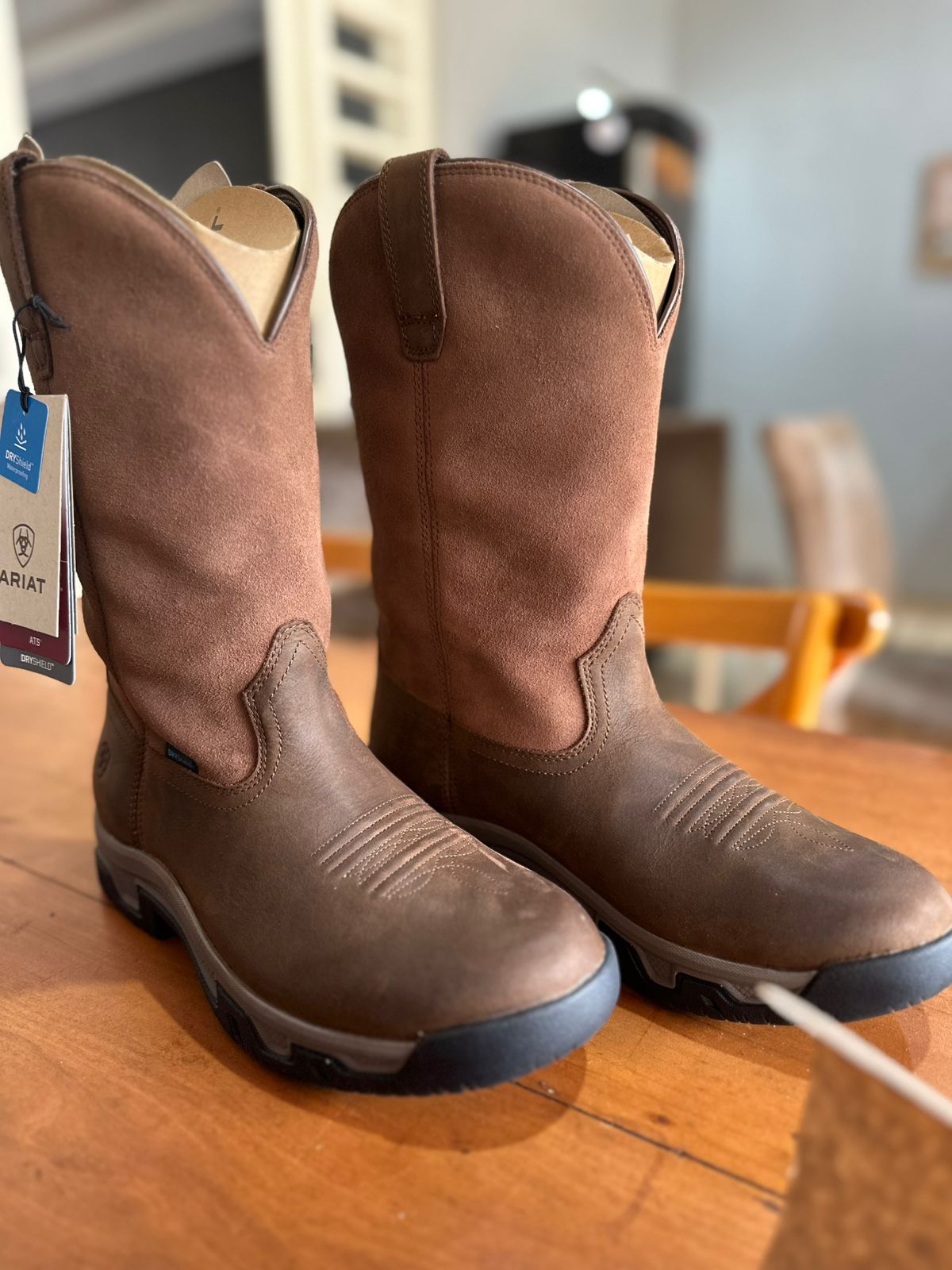 BOTA TENIS IMPERMEÁVEL, ARIAT — BICO REDONDO.